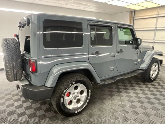 Used 2014 Gray Jeep Unlimited Sahara image 23
