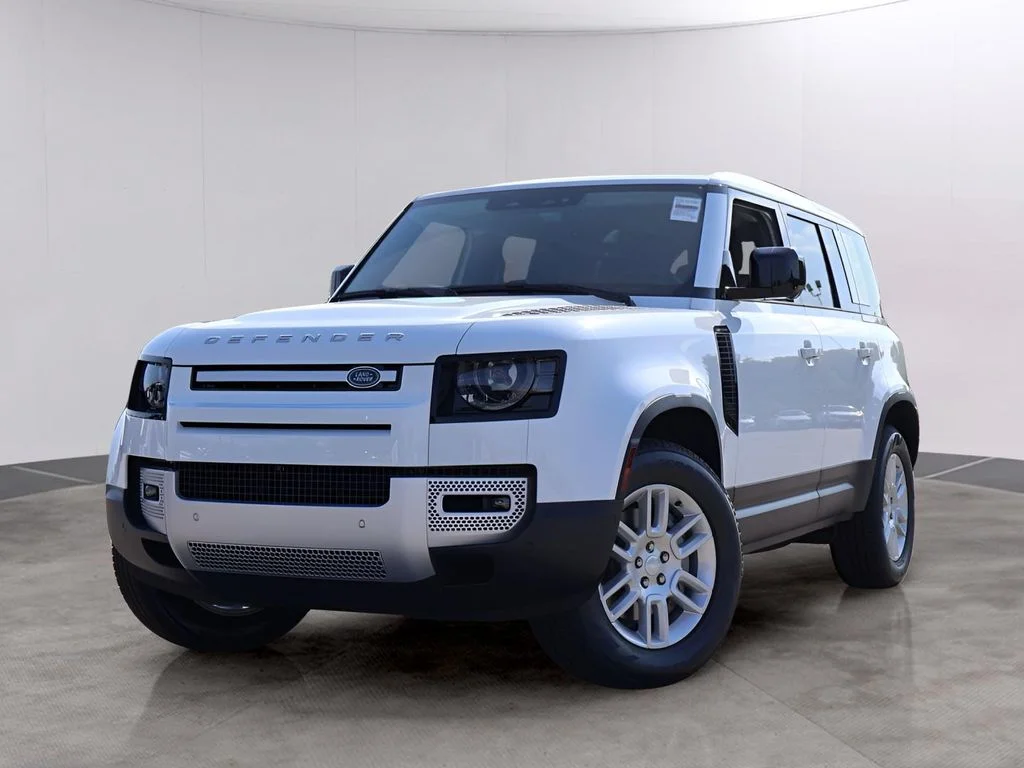 2025 Land Rover Defender 110 S P400's photo