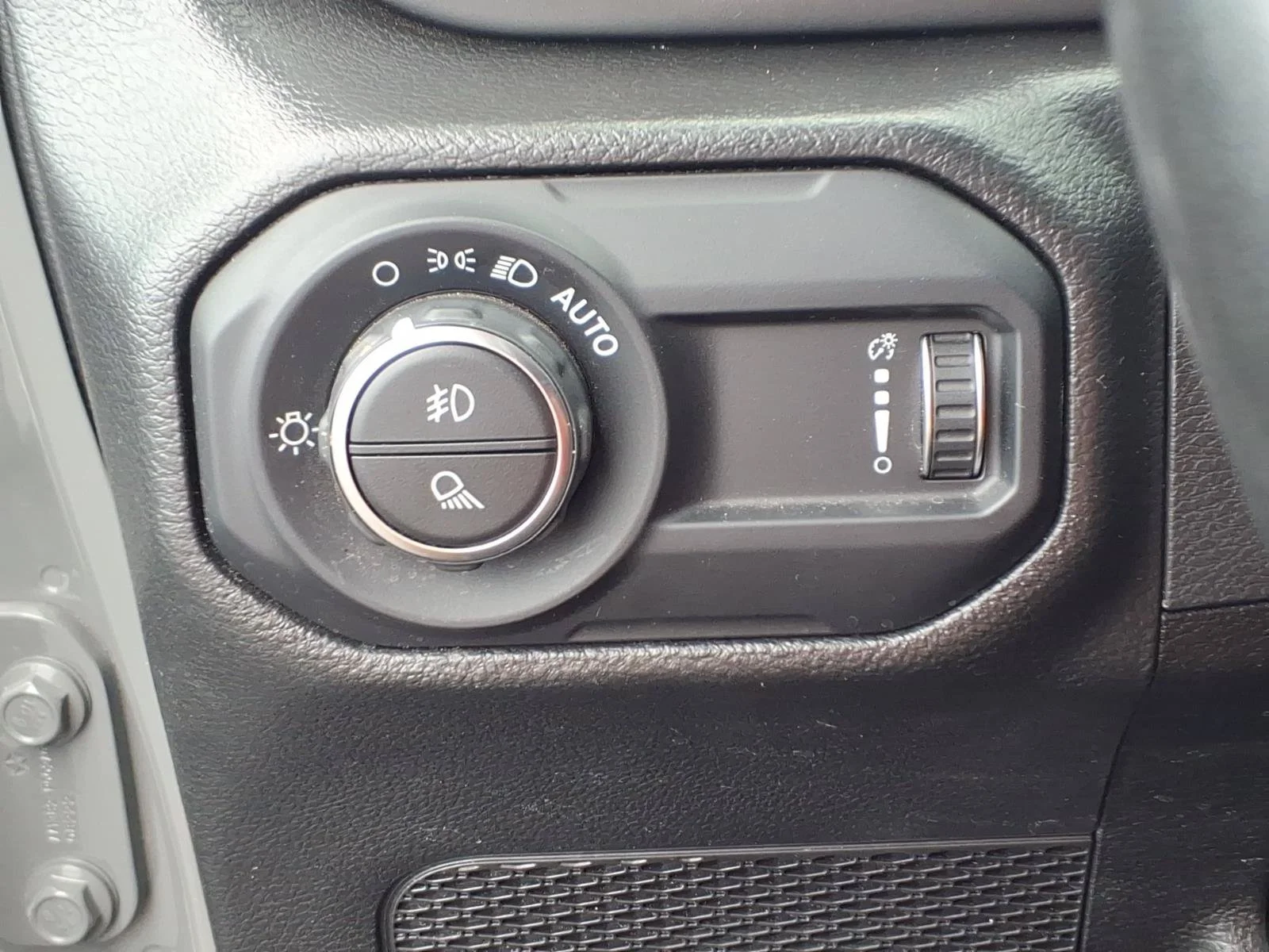 Used 2023 Sting-Gray Clearcoat Jeep Sport S image 21