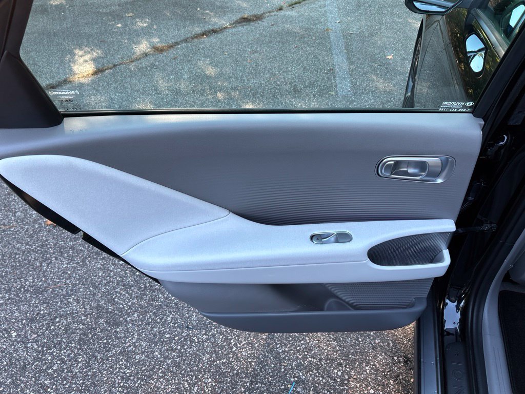Used 2024 Black Hyundai SEL image 24