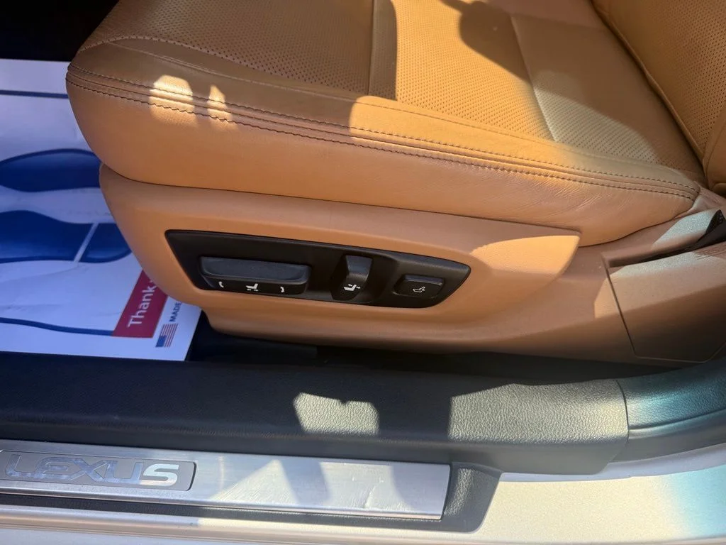 Used 2013 Cashmere Metallic Lexus 350 image 16