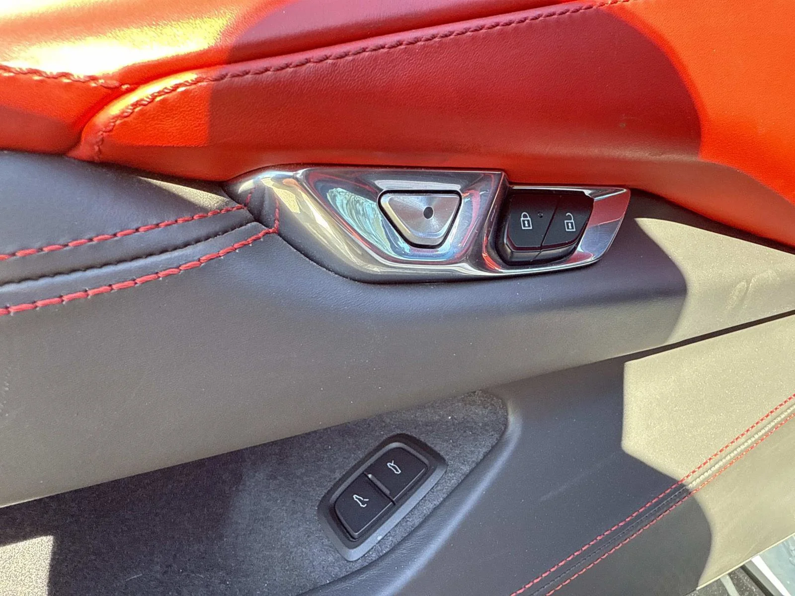 Used 2020 CERAMIC MATRIX GRAY METALLIC Chevrolet 3LT image 18