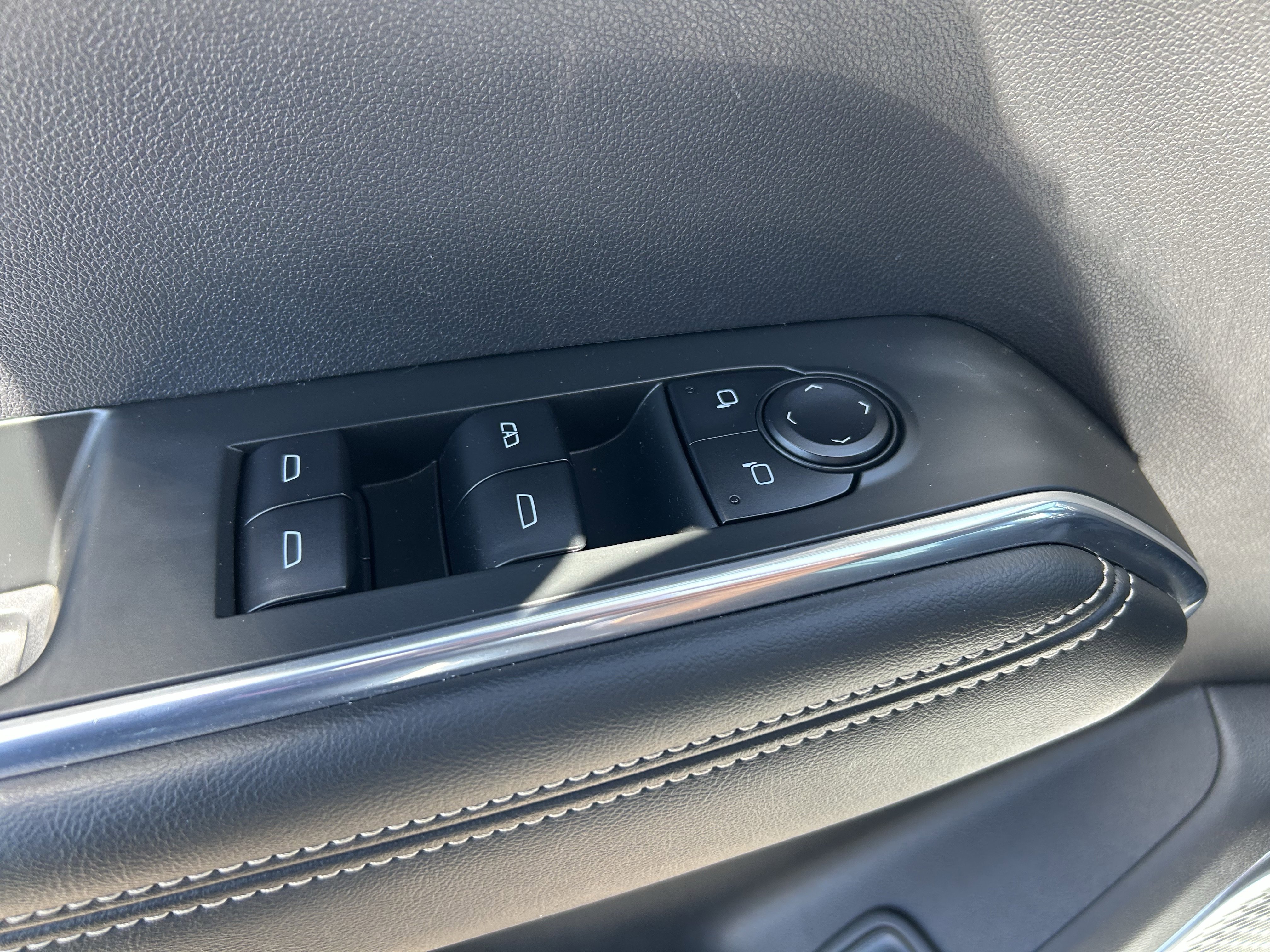 2025 GMC Acadia Elevation - Photo 29