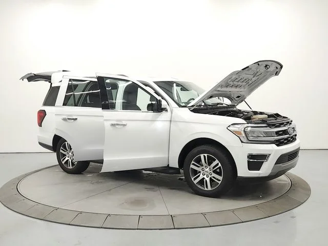 Used 2024 White Ford Limited image 9