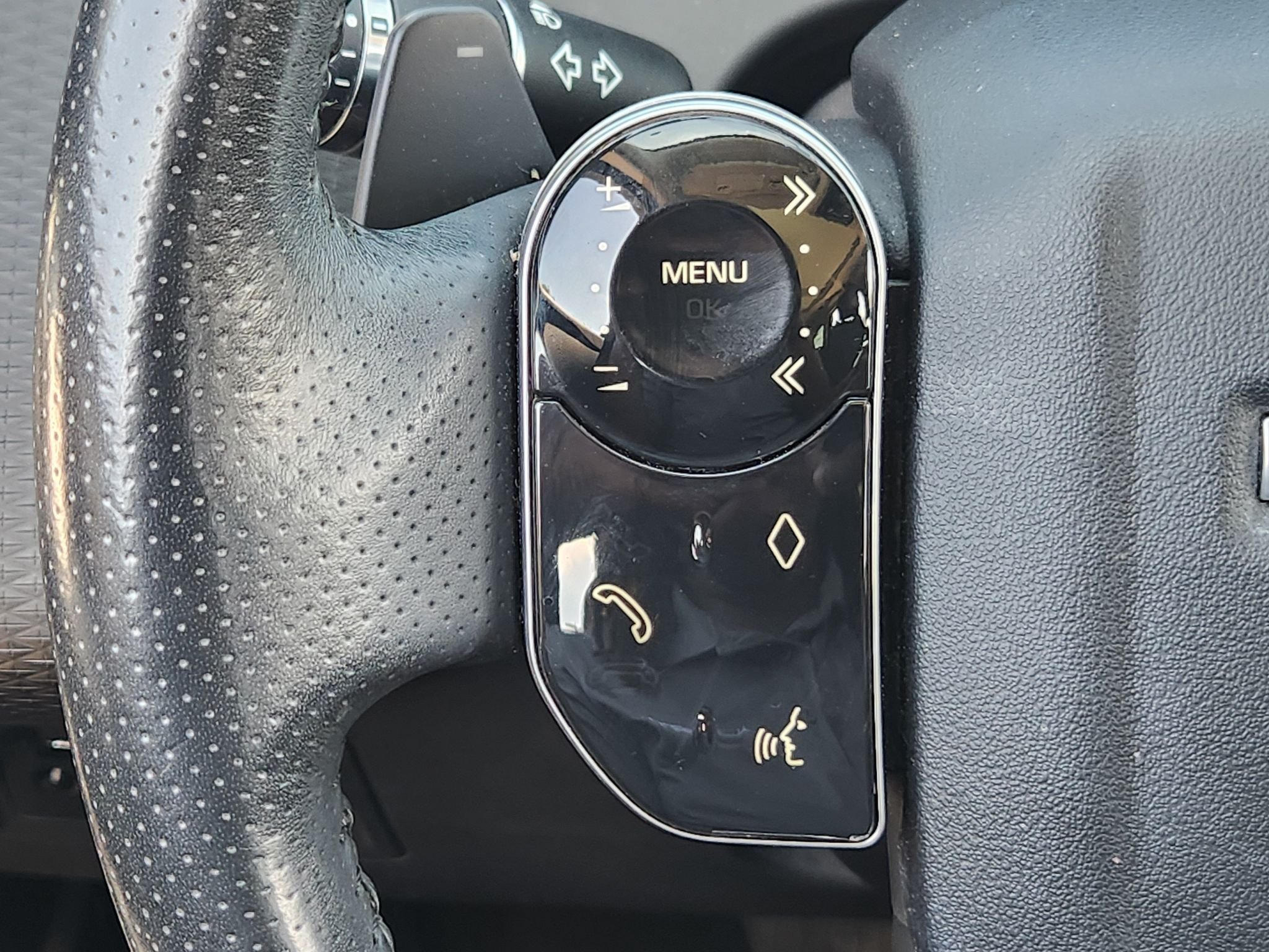 Used 2018 Fuji White Land Rover S image 29