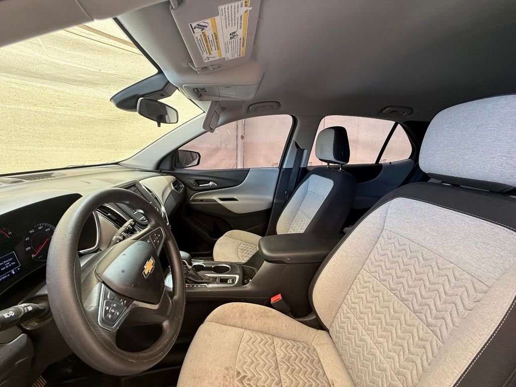 Used 2022 Summit White Chevrolet LS image 17