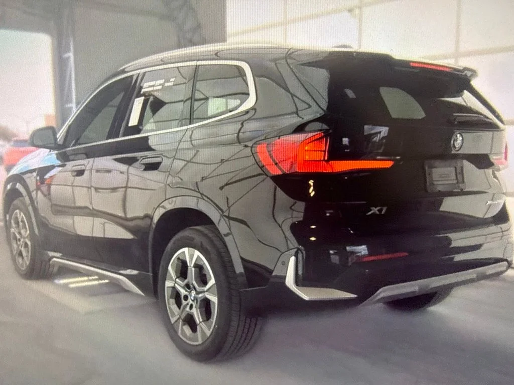 Used 2025 Black BMW xDrive28i image 4