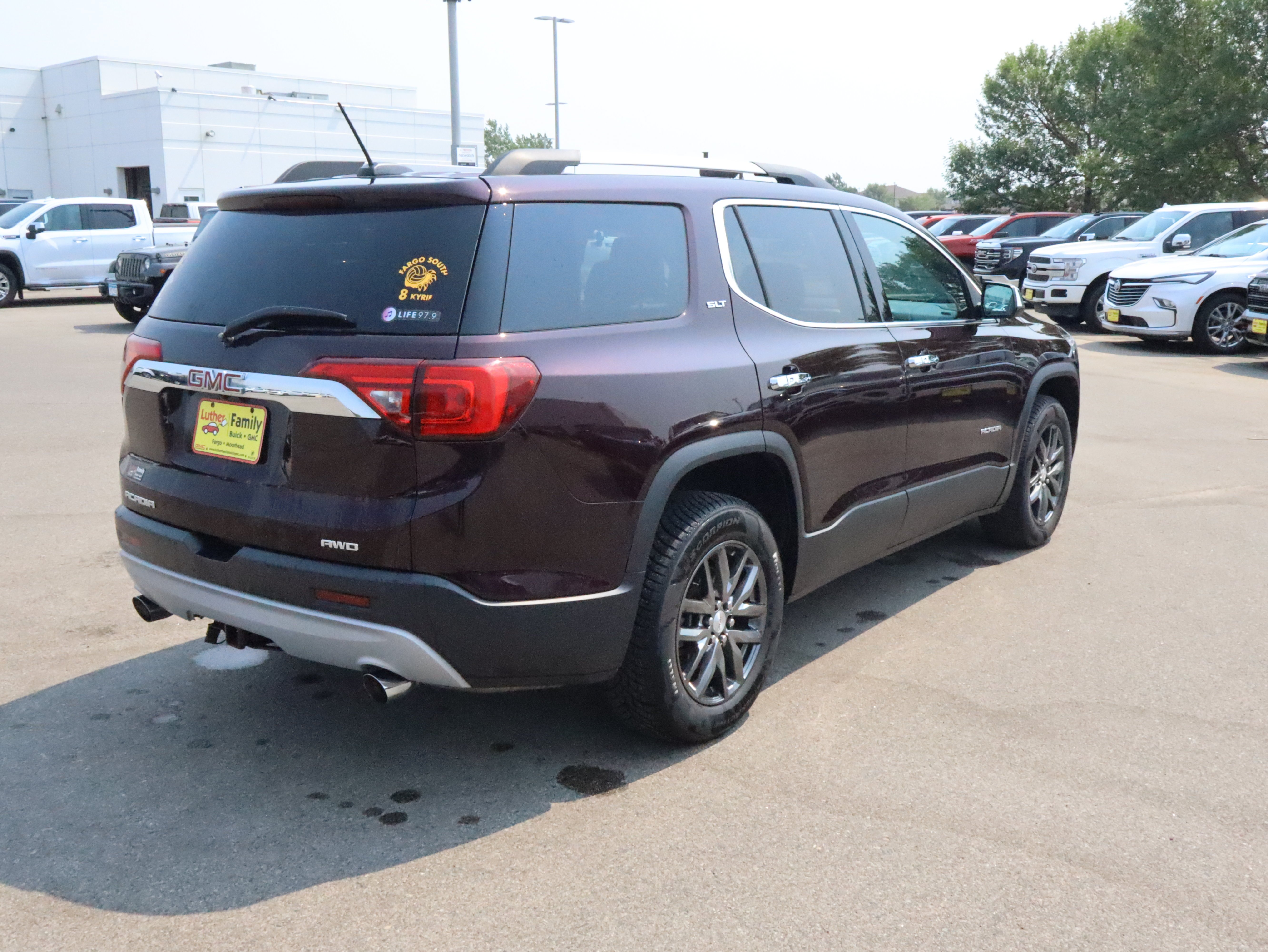 Used 2017 BLACK CHERRY METALLIC GMC SLT image 7
