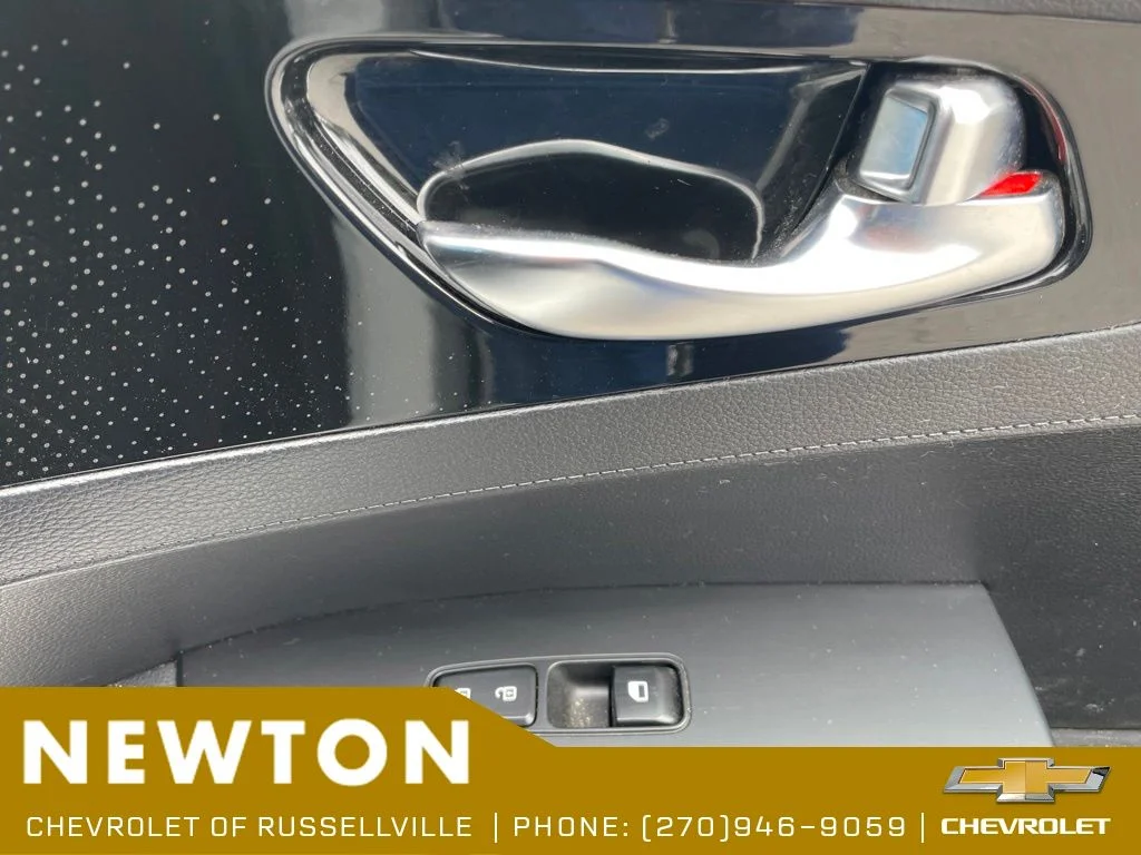 Used 2024 White Kia GT image 25