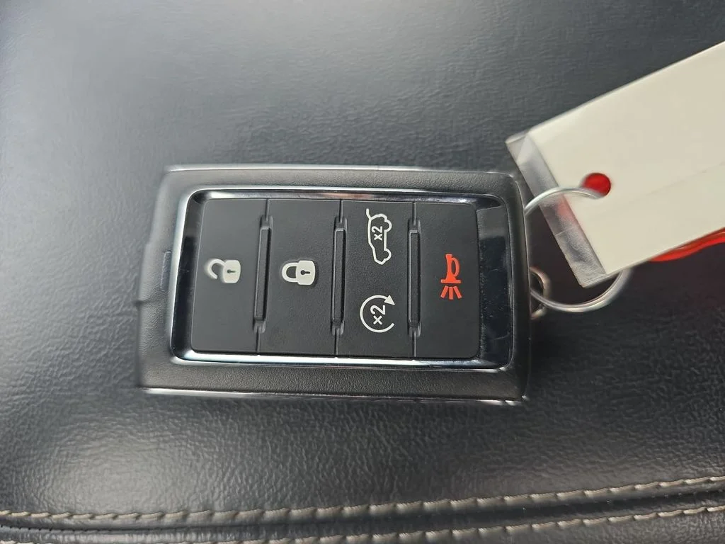 Used 2023 White Jeep Limited image 35