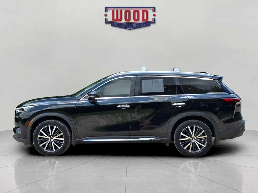 Used 2023 Mineral Black INFINITI Sensory image 4