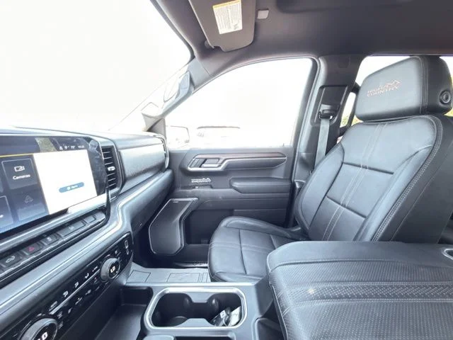 Used 2024 Red Chevrolet High Country image 51
