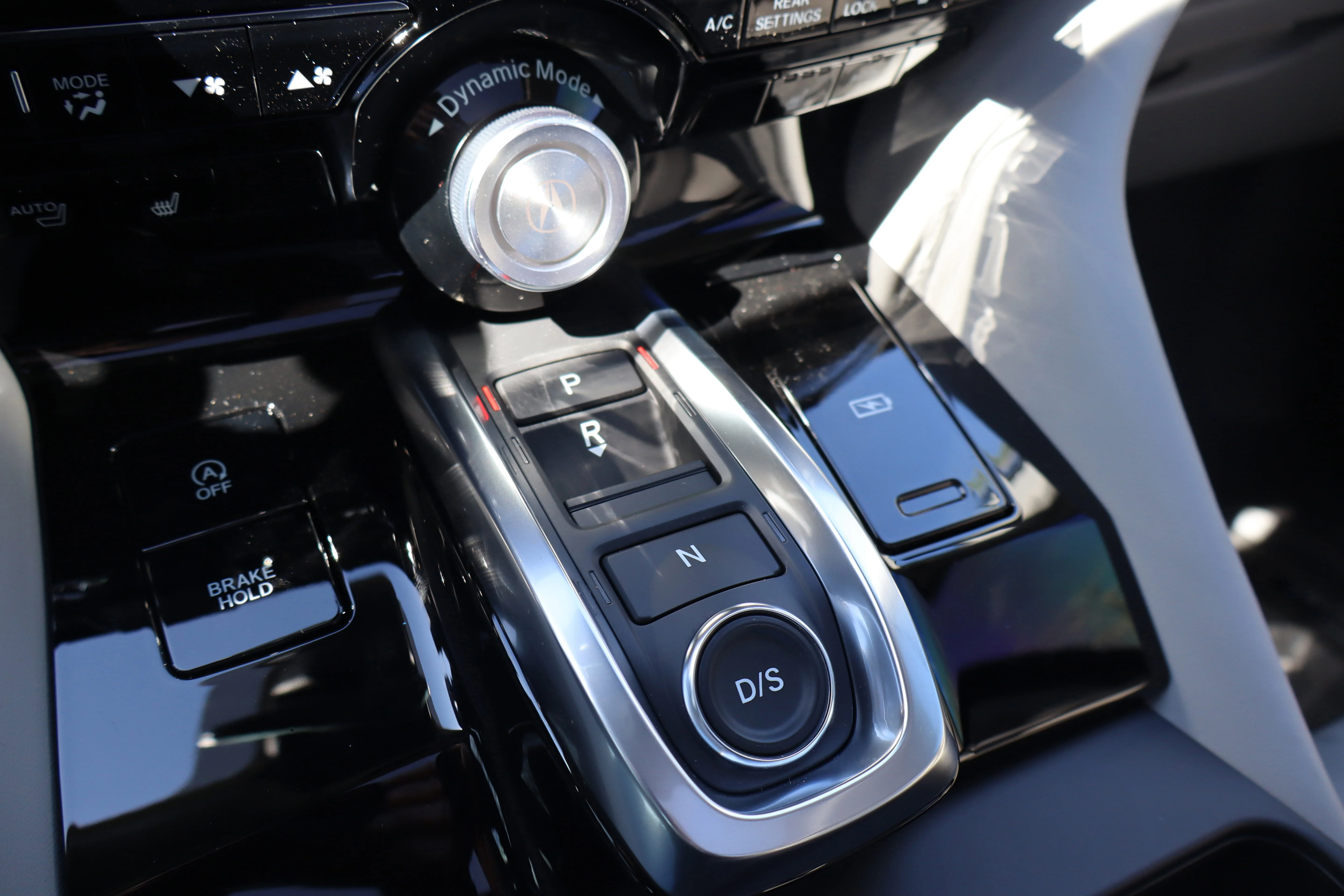 New 2026 Solar Silver Metallic Acura w/Technology Package image 18