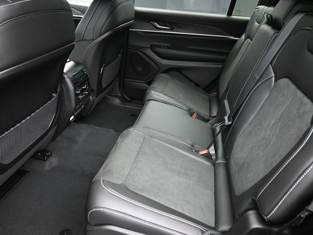 New 2026 Baltic Gray Metallic Clear-Coat Exterior Paint Jeep Altitude image 13