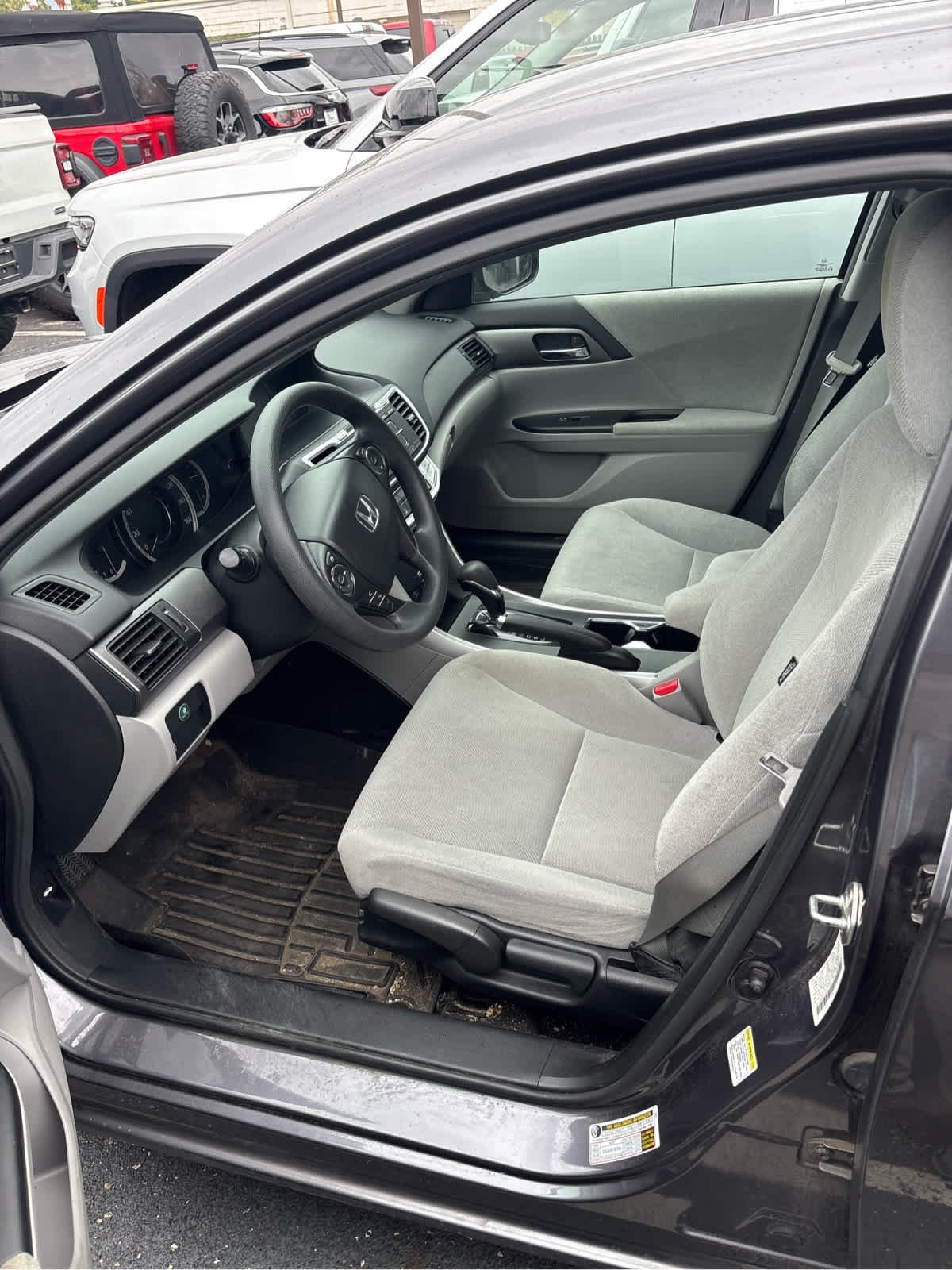 Used 2013  Honda LX image 5