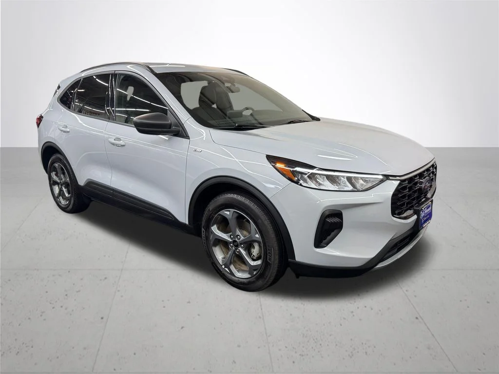 Used 2025 Silver Ford ST-Line image 10