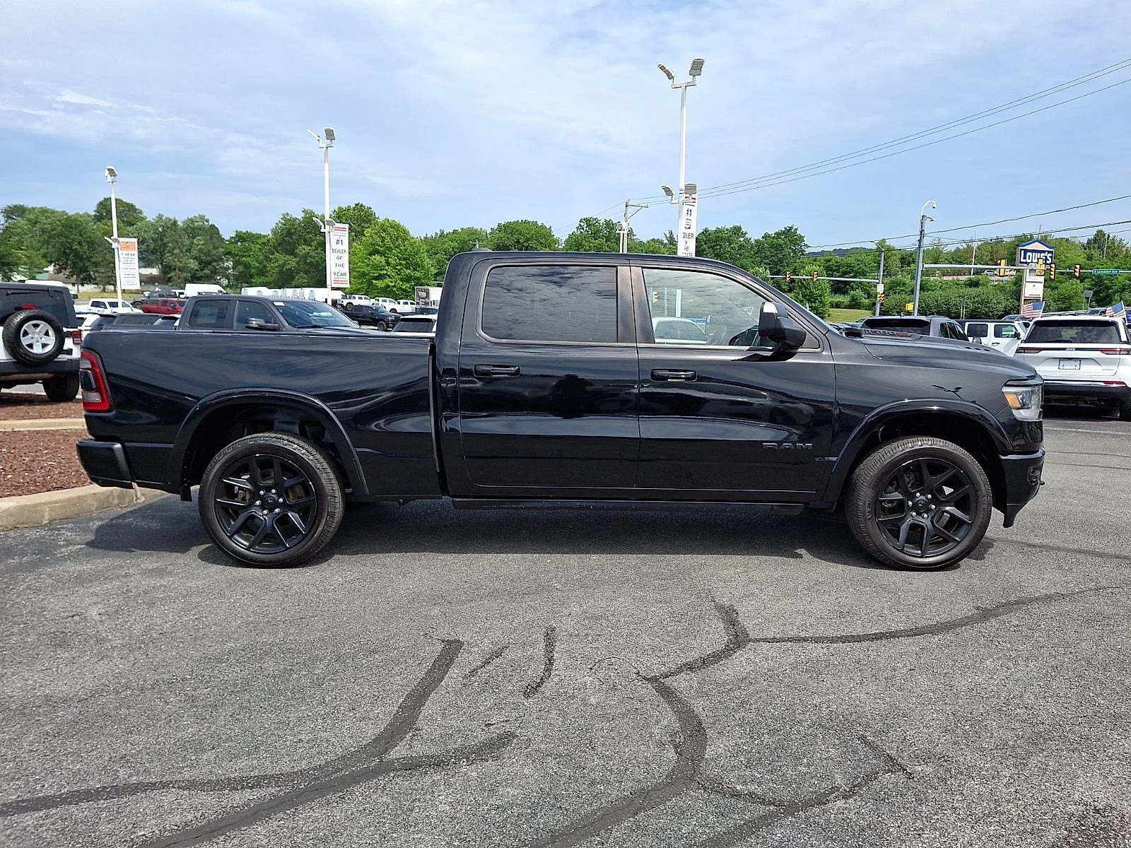 Used 2021 Diamond Black Crystal Pearlcoat Ram Laramie image 8