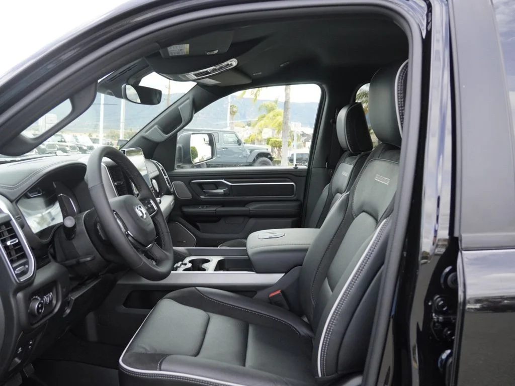 New 2026 Diamond Black Crystal Pearl-Coat Exterior Paint RAM Laramie image 17