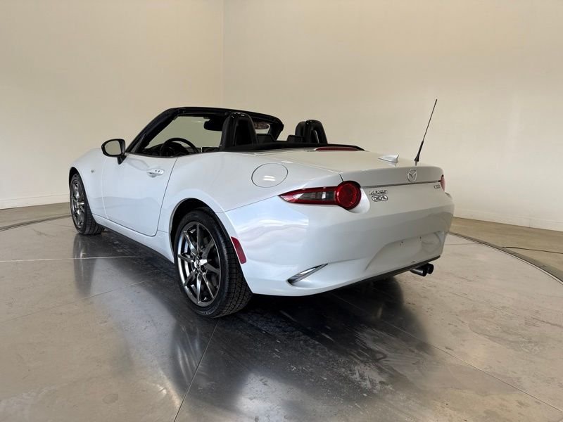 Used 2016 White Mazda Grand Touring image 12