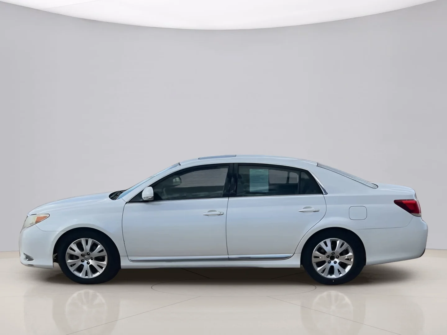 Used 2011 White Toyota BASE image 4