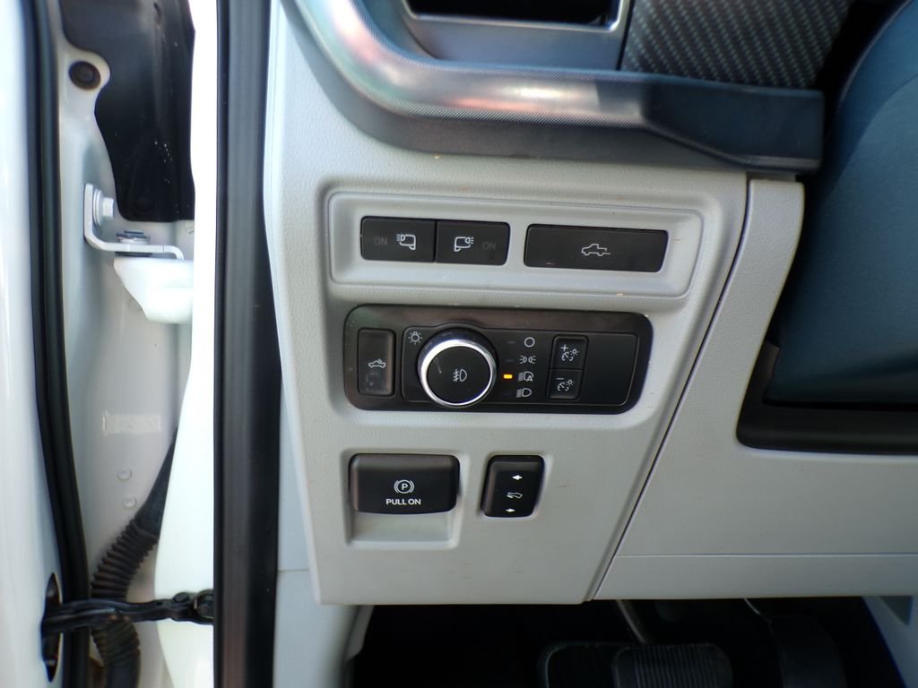 Used 2022 White Metallic Ford Limited image 13