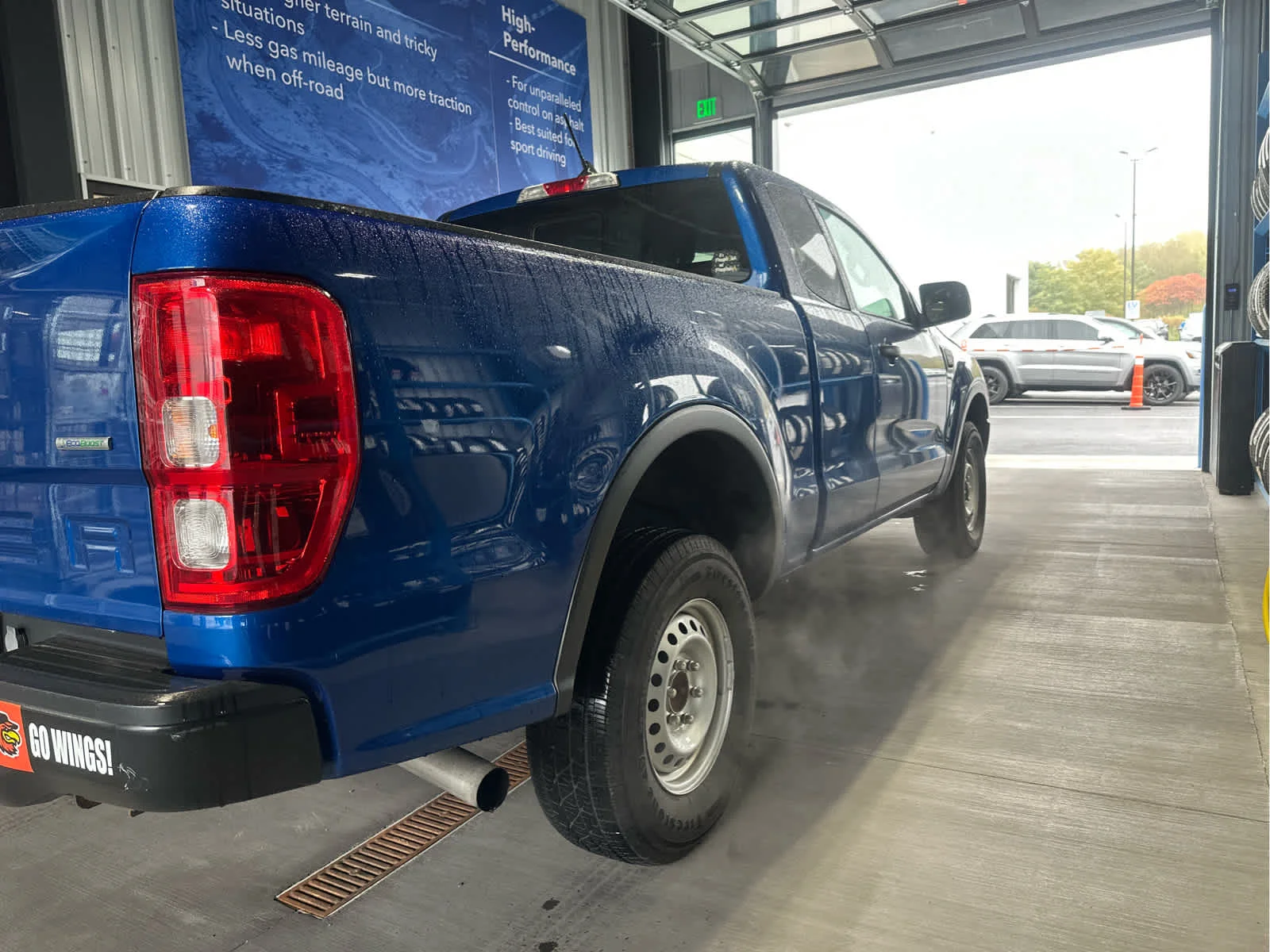 Used 2020 Lightning Blue Metallic Ford XL image 8