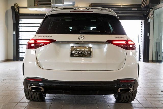 New 2026 MANUFAKTUR Moonlight White Metallic Mercedes-Benz GLE 350 image 40