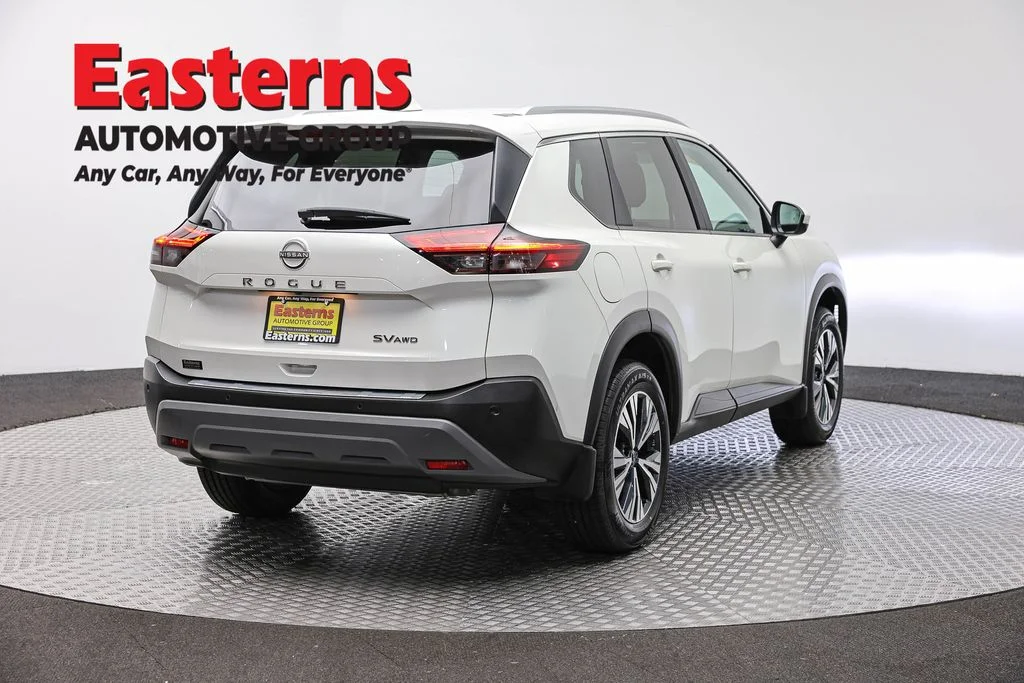 Used 2023 White Nissan SV image 5