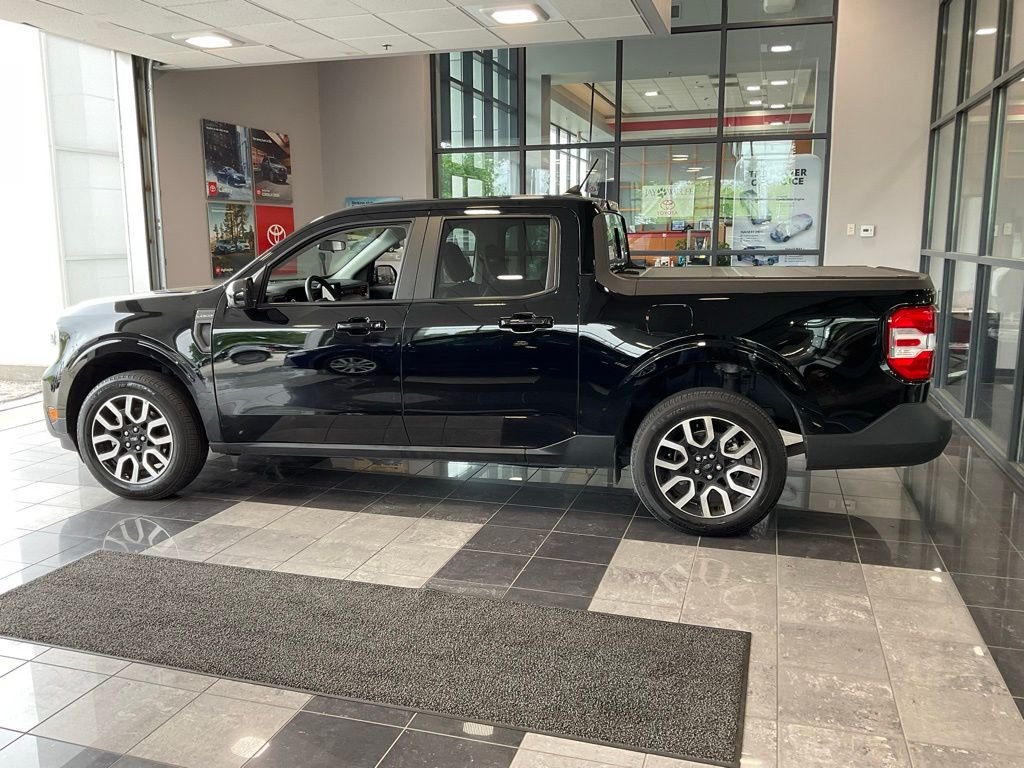 Used 2024 Black Ford Lariat image 4