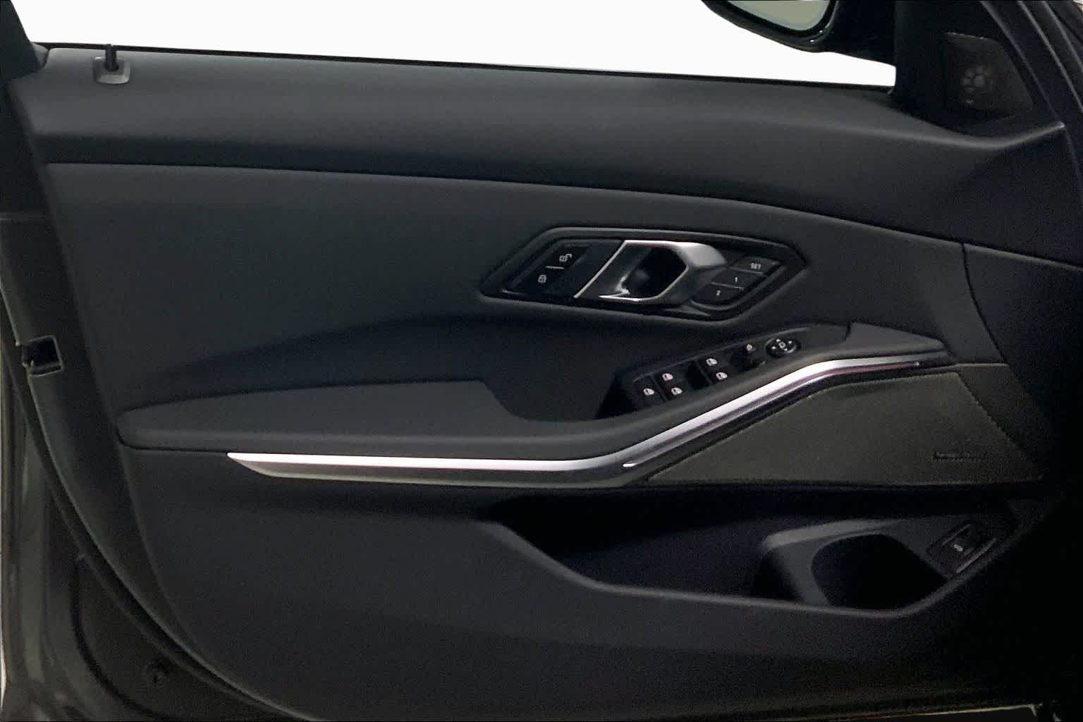 New 2026 Dravit Grey Metallic BMW 330i xDrive image 10
