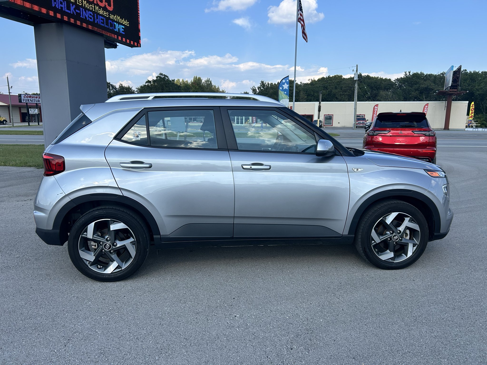 Used 2024 Silver Hyundai  image 7