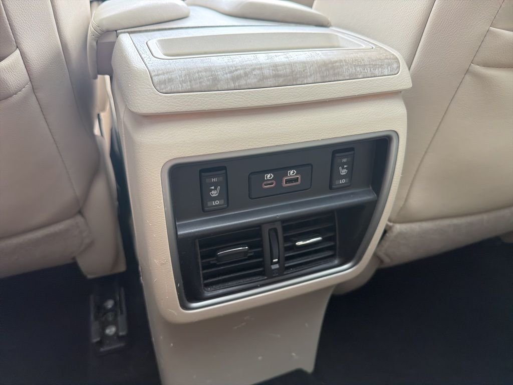 Used 2019 White Nissan SL image 36
