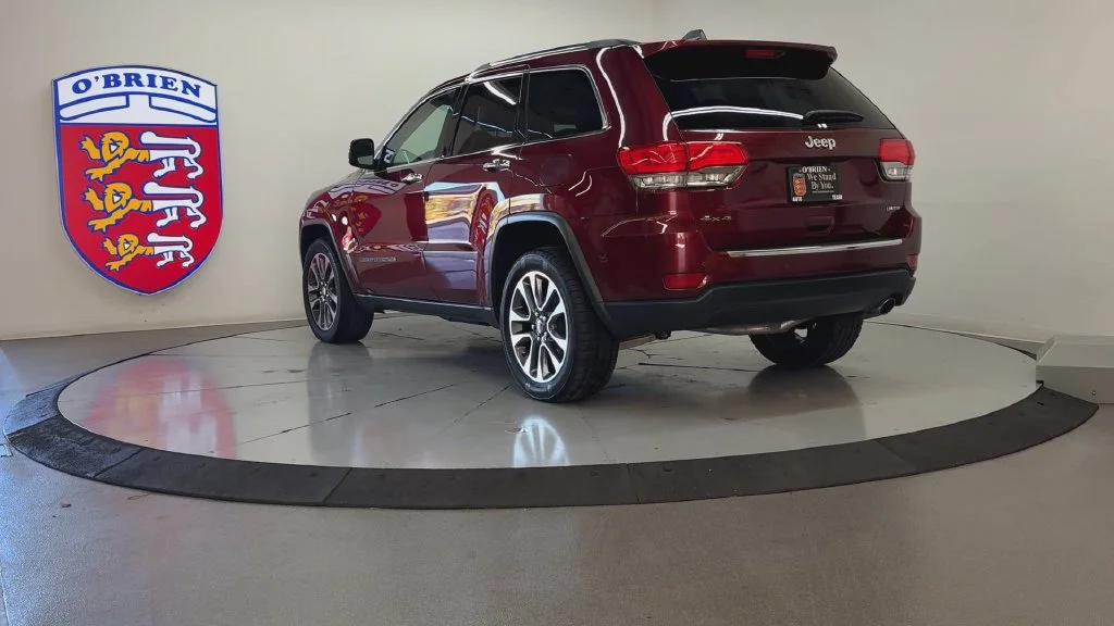 Used 2018 Velvet Jeep Limited image 6