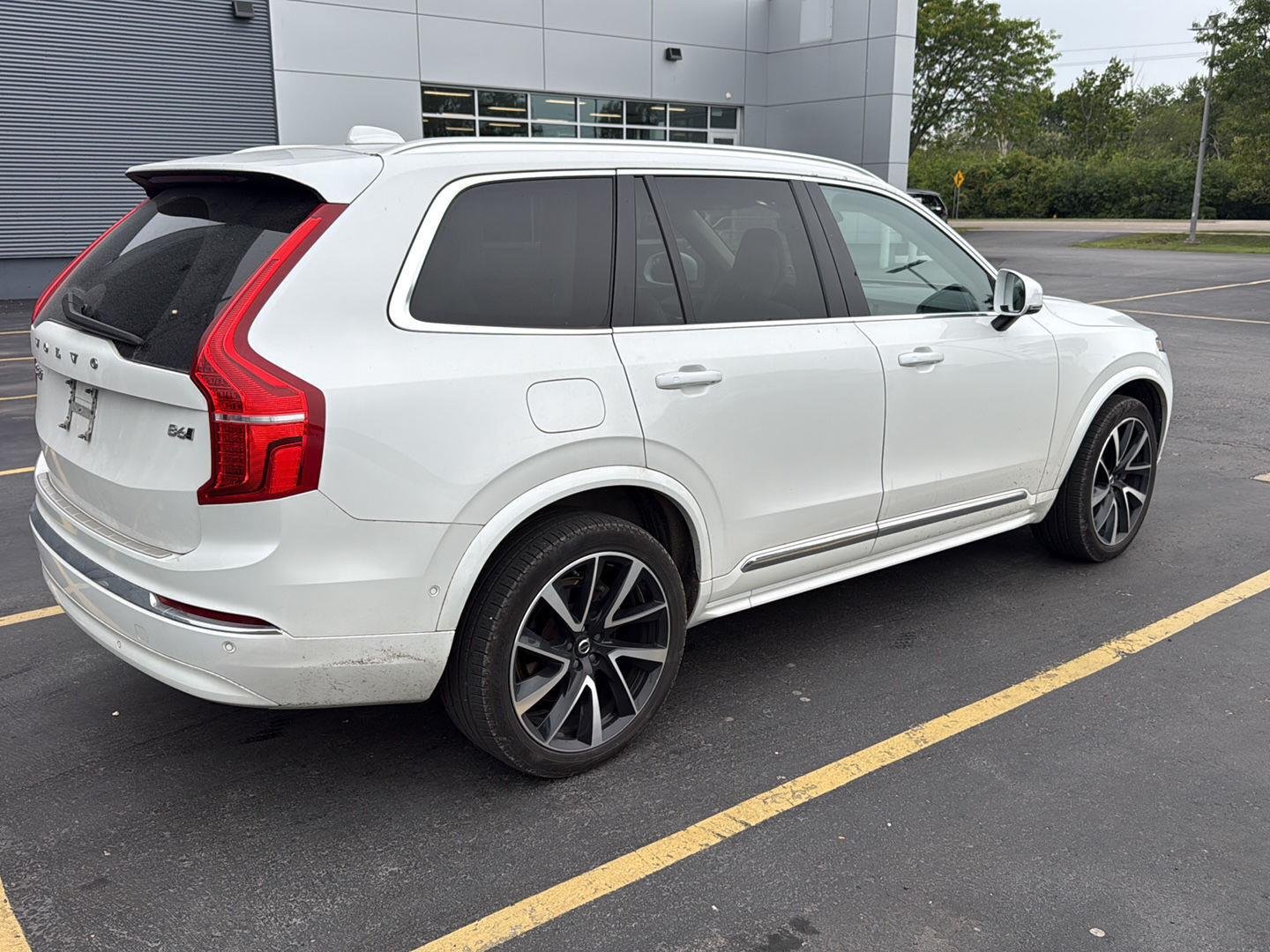 Used 2023 Crystal White Metallic Volvo Plus image 8
