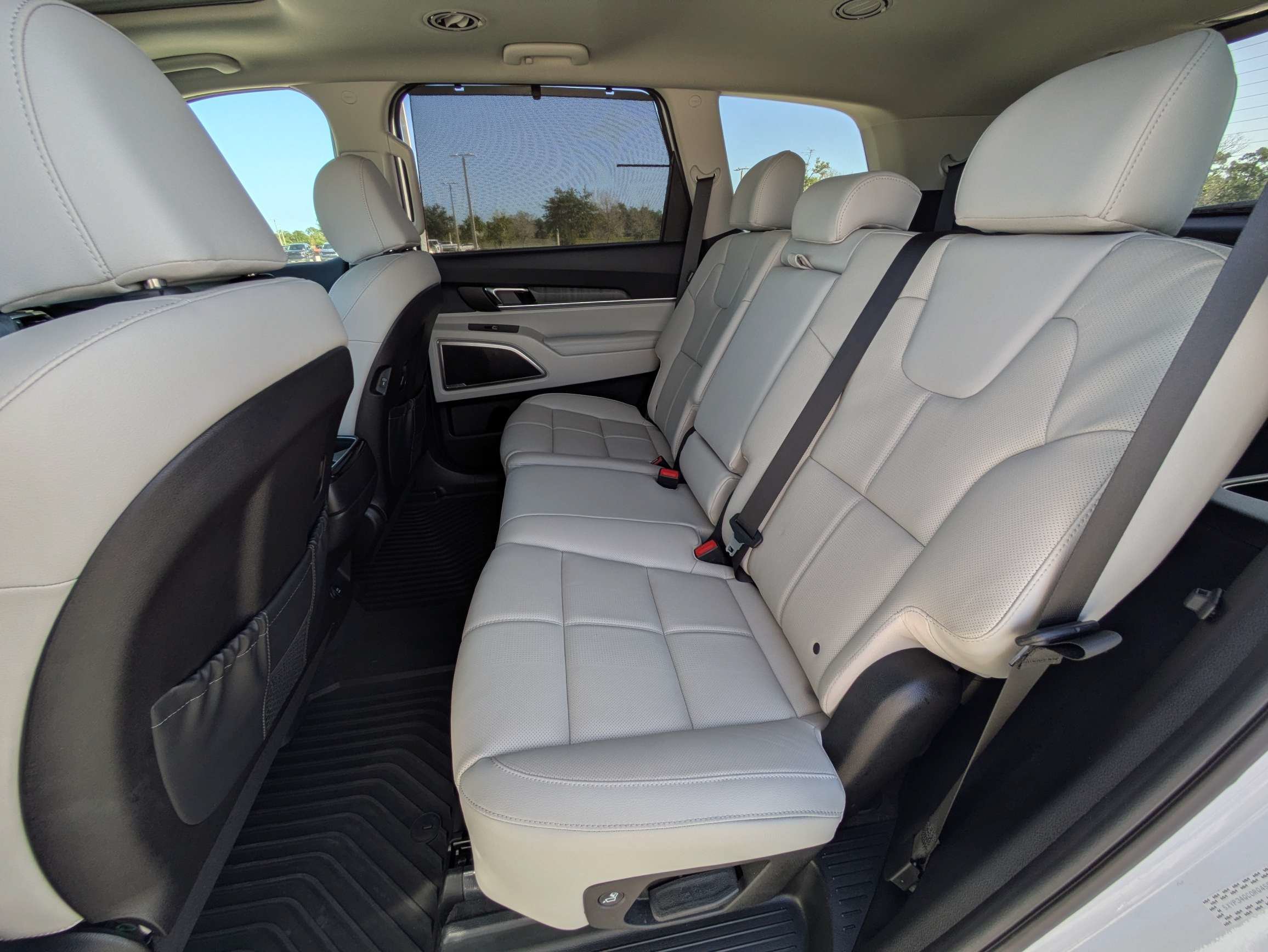 Certified Used 2024 Glacial White Pearl Kia EX image 14