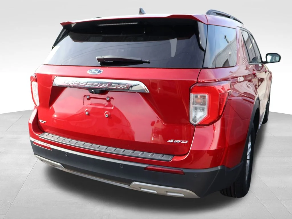 Certified Used 2022 Red Metallic Ford XLT image 13