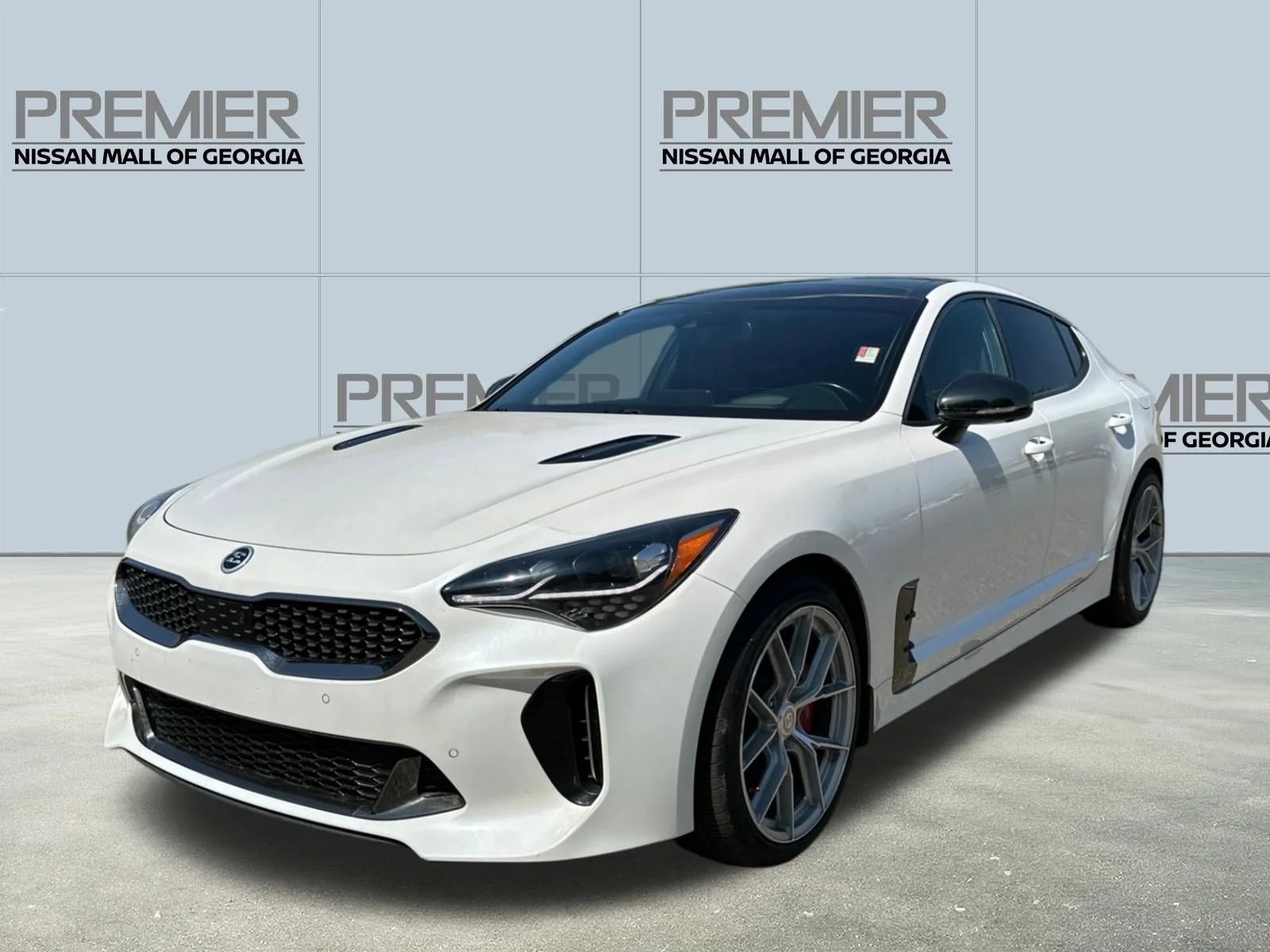 2019 Kia Stinger GT2's photo
