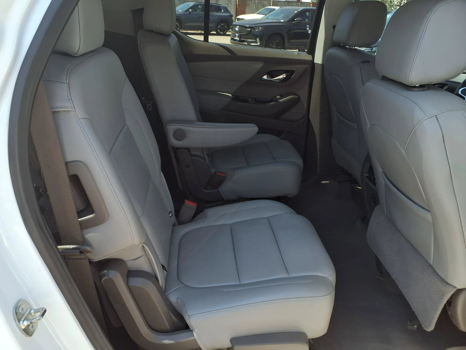 Used 2019 White Chevrolet 3LT image 21