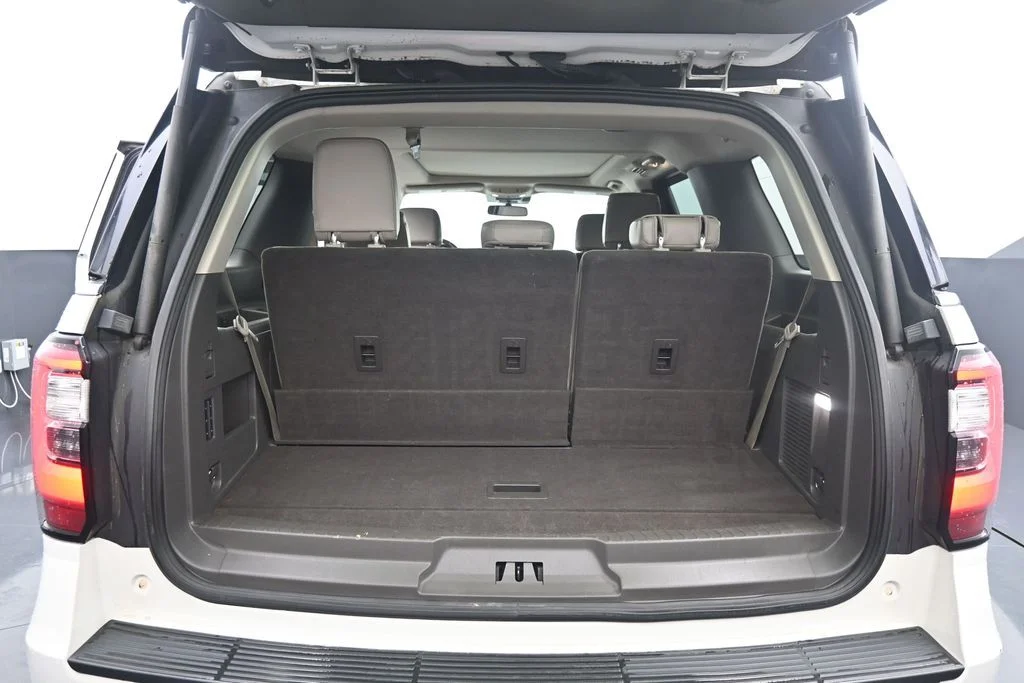 Used 2021 White Ford Limited image 18