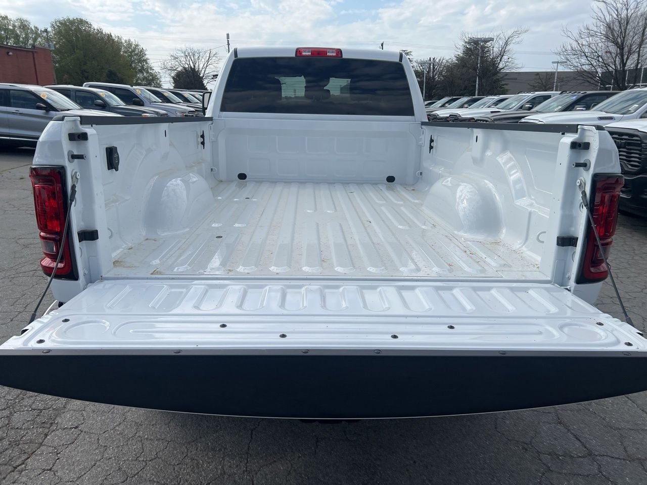 New 2026 Bright White Clear-Coat Exterior Paint RAM Tradesman image 13