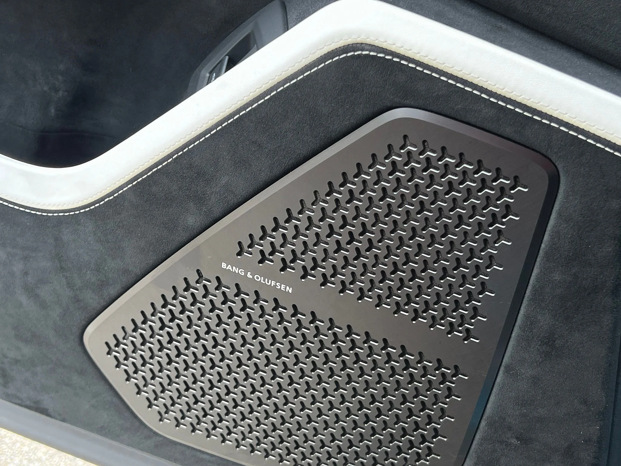 Used 2023 Blue Lamborghini Performante image 39