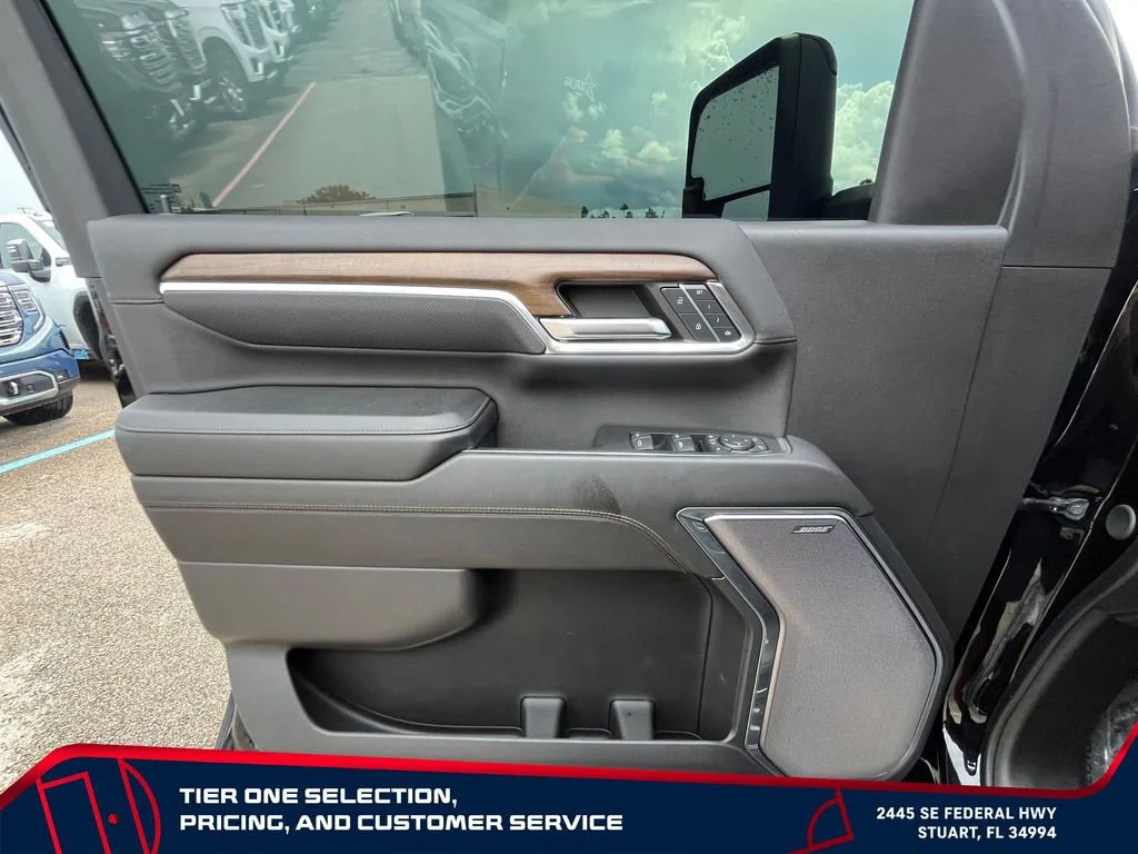 Used 2024 Black Chevrolet High Country image 24