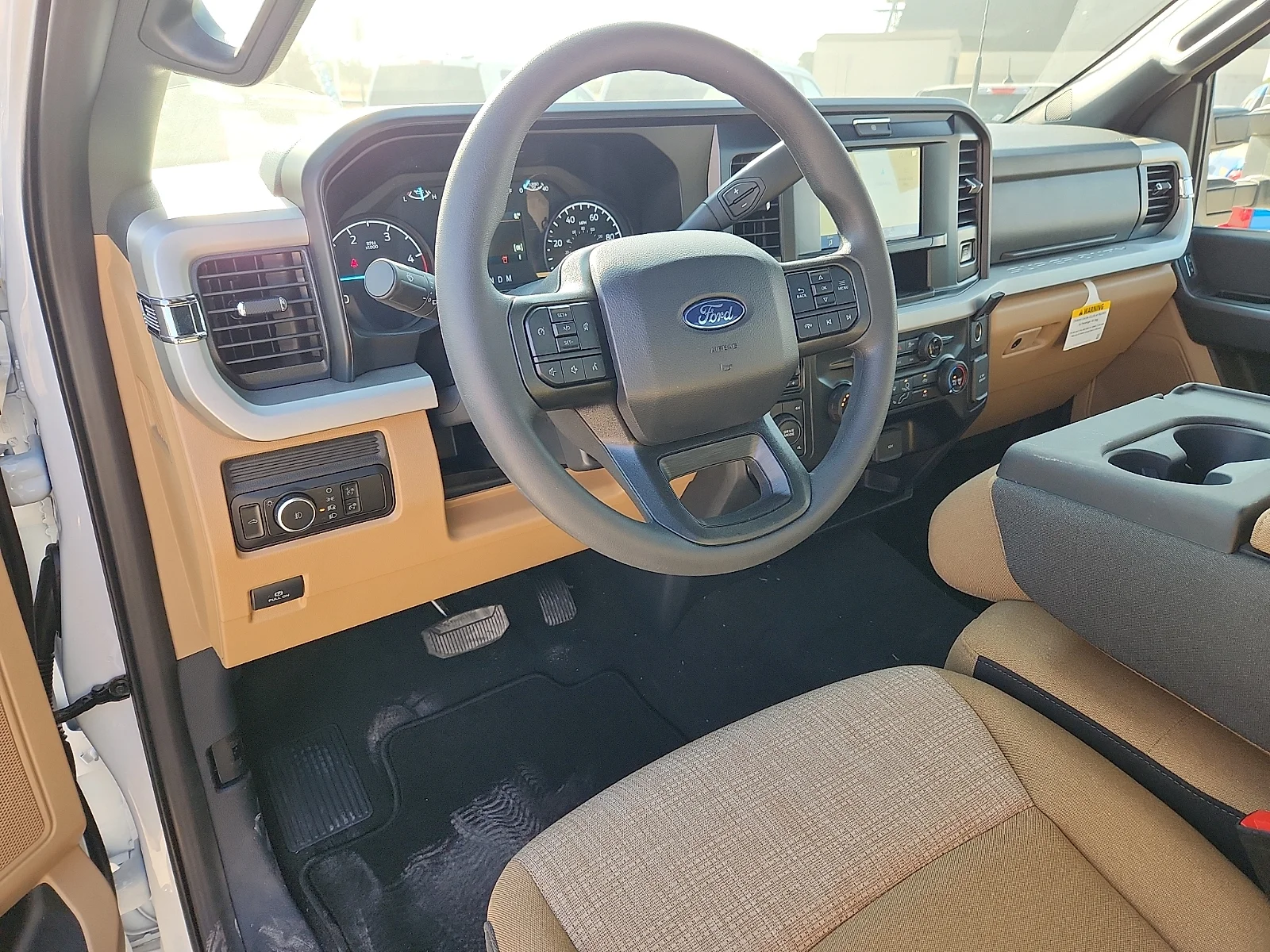 New 2027 Oxford White Ford XLT image 13