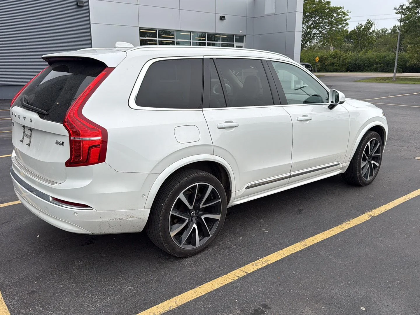 Used 2023 Crystal White Metallic Volvo Plus image 8