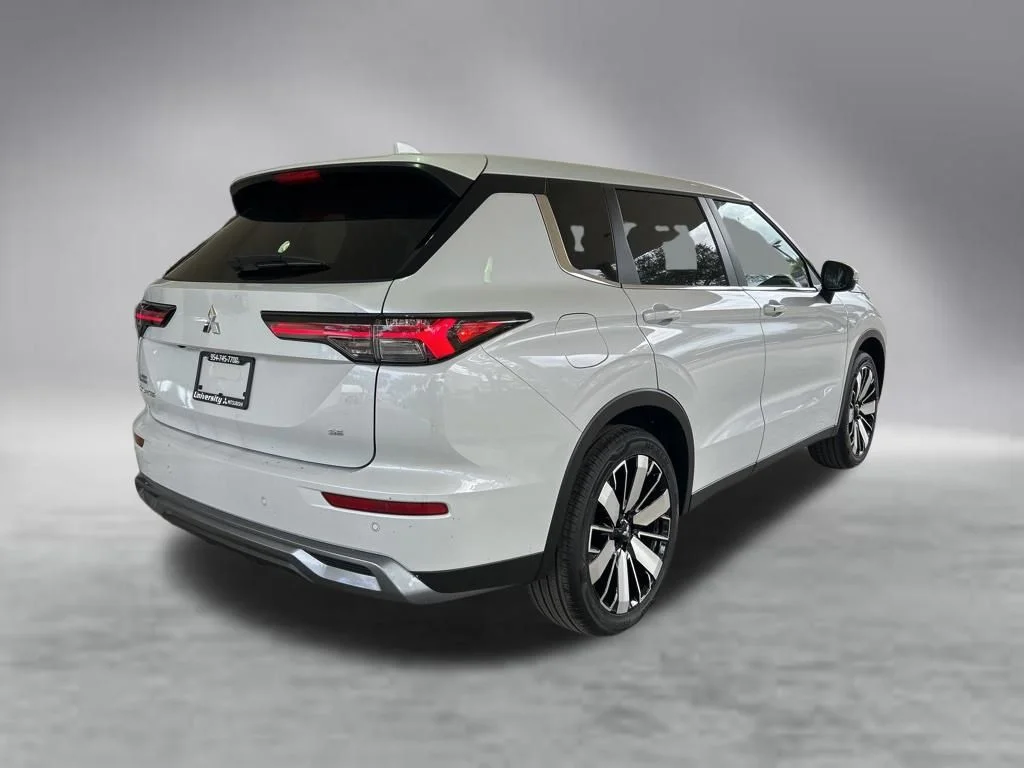 New 2026 White Mitsubishi SE 1.5T 2WD image 3