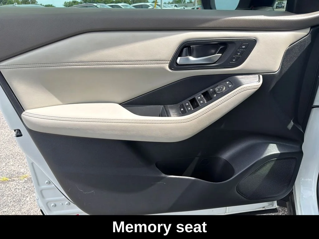 Used 2023 White Nissan SL image 12