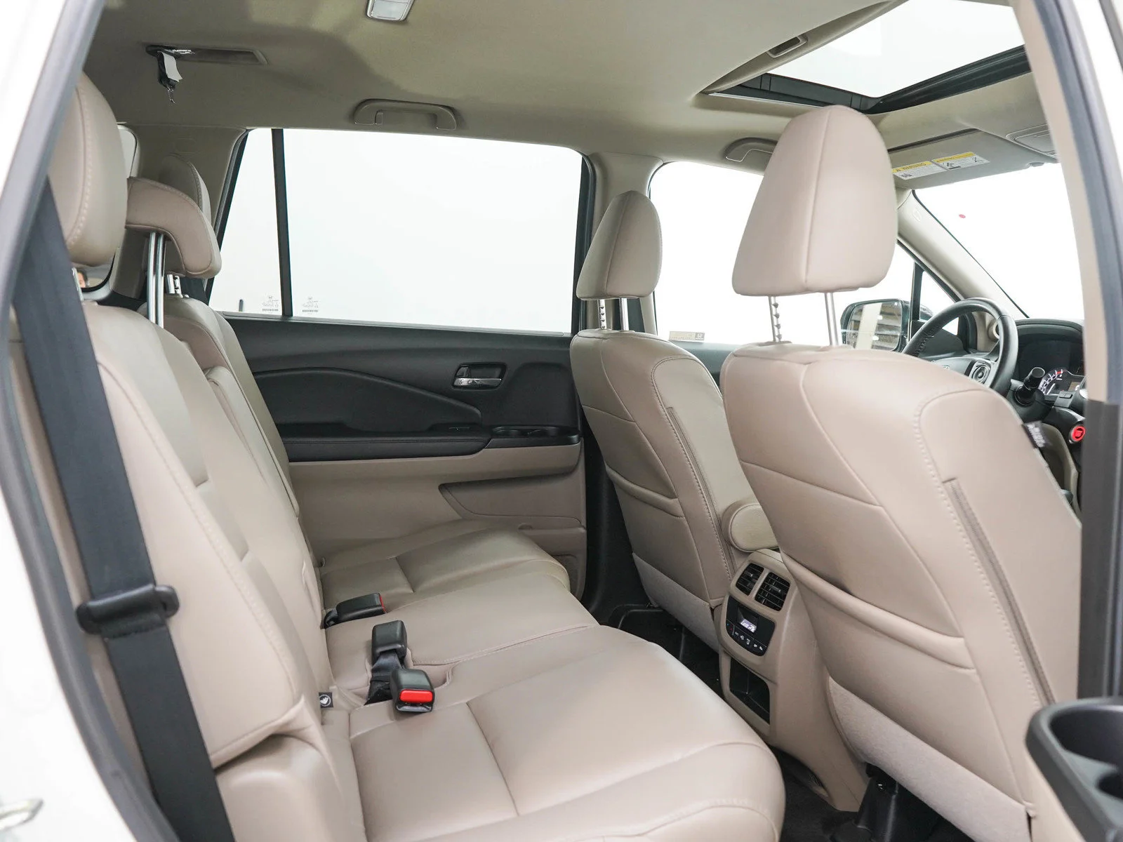 Used 2018 White Diamond Pearl Honda exl image 14