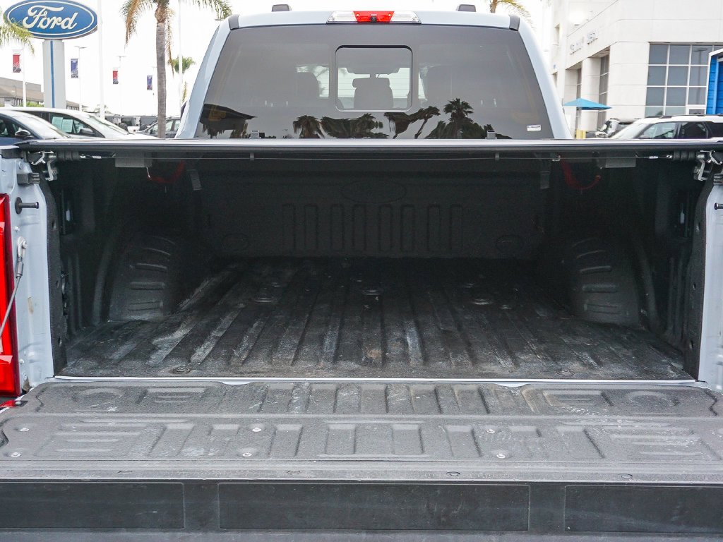 Used 2024 Gray Metallic Ford Lariat image 25