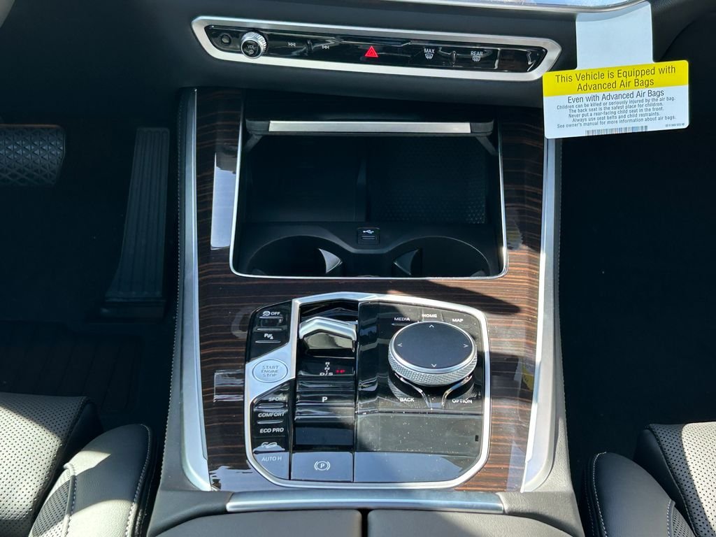 New 2026 Black Sapphire Metallic BMW xDrive40i image 27