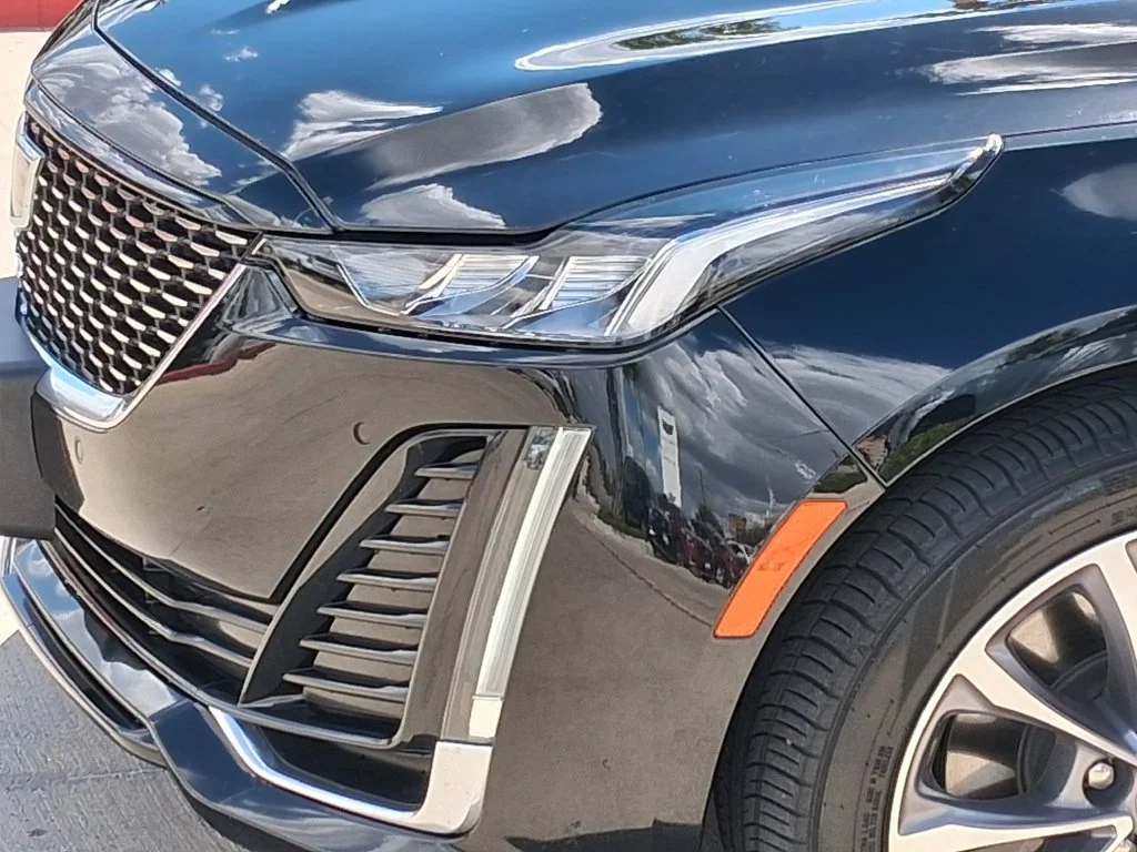 Used 2022 BLACK RAVEN Cadillac Premium Luxury image 6
